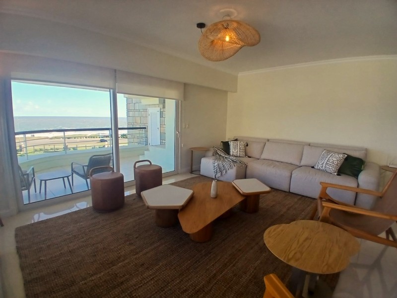 Espectacular Penthouse en primera línea al mar 